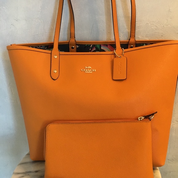 COACH Reversible City Tote Hawaiian Print F28949 - Picture 10 of 10